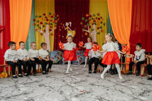 Утренник в детском саду "Родничок-2" Утренник в детском саду "Родничок-2".